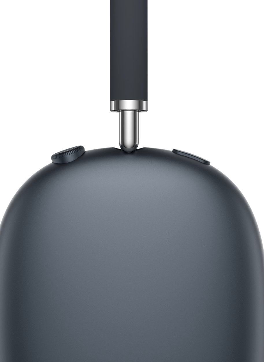 Right ear cup in Midnight AirPods Max