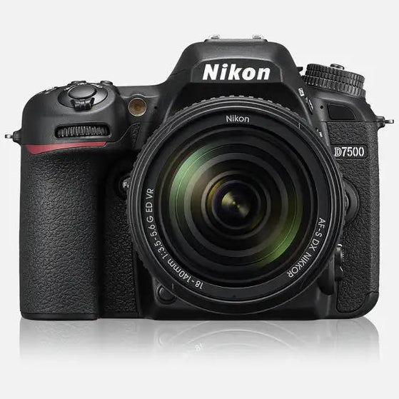 نيكون D7500 مع AF-S DX 18-140mm f/3.5-5.6G ED VR